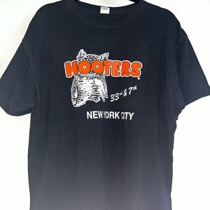 Hooters NYC shirt